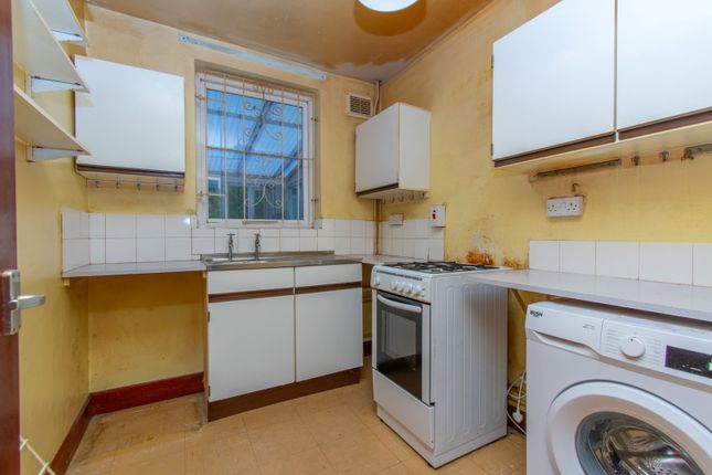 8, The Farm Close, Leicester photo 4