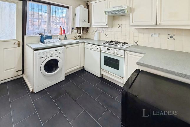 16, Ennismore Green, Bedfordshire photo 4