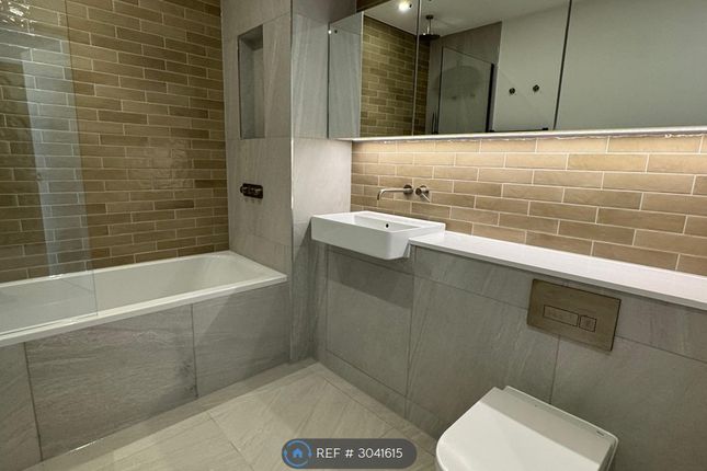 Apartment, Bow House Quay Walk, Wembley photo 4