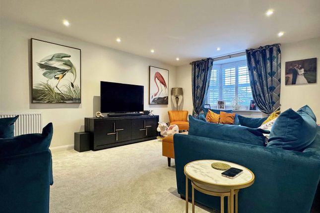 16, Birkdale Rise, Chelmsford photo 3