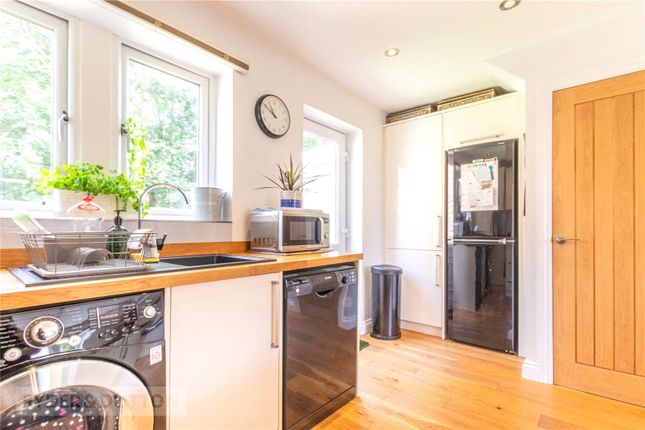 122C, Lower Edge Road, West Yorkshire photo 3