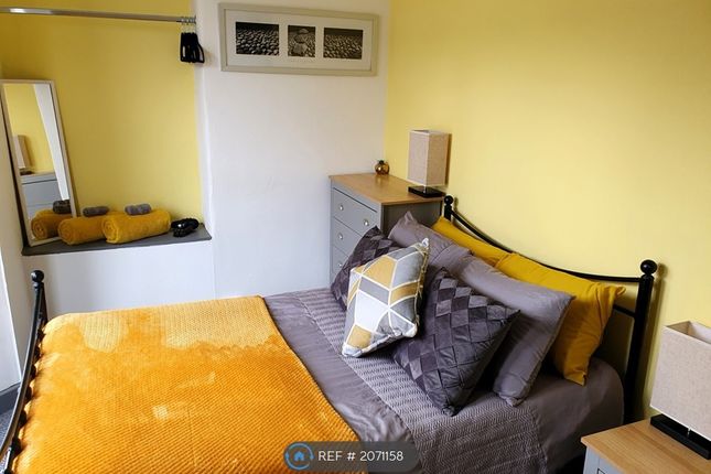 Room to rent in Dial Street, Liverpool