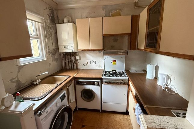 25A Connaught Road, Chatham photo 4