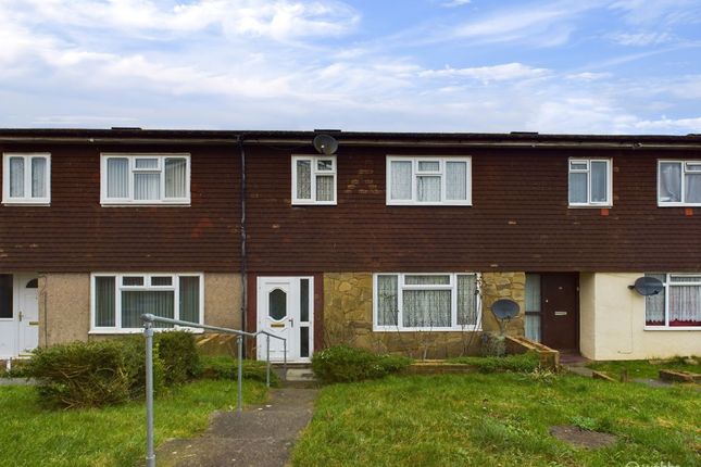 Terraced house for sale in Elmside, New Addington, Croydon