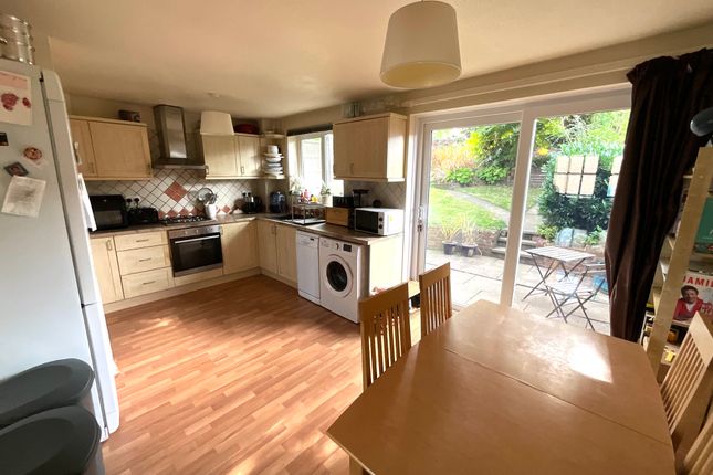 79, Elm Tree Avenue, Belper photo 2