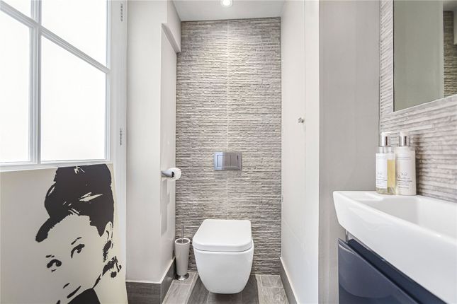 Flat for sale in St Vincents Lane, London