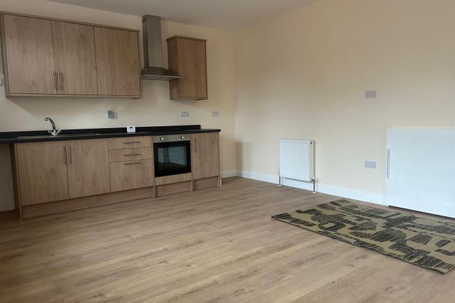 27, Ring Road, Leeds photo 4