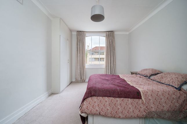Coningham Road, London photo 3