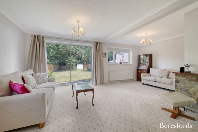 43, Coxtie Green Road, Brentwood photo 4