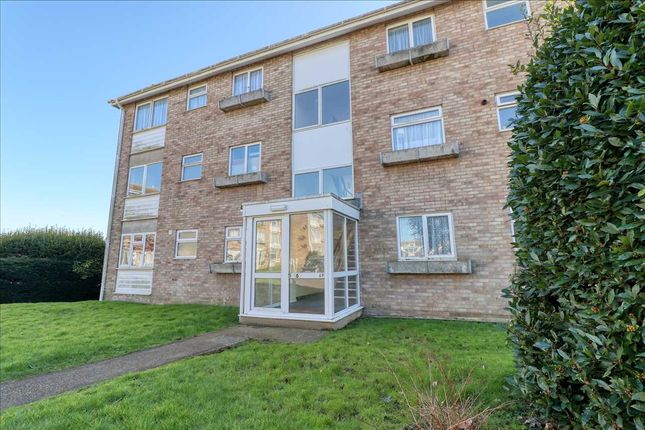 2-bed flat on 63, Gatefield Court, Walton on the Naze, £139,995