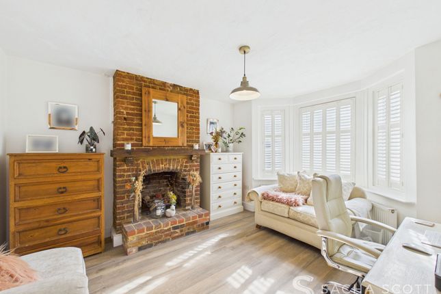 40 Meadow Walk, Tadworth photo 2