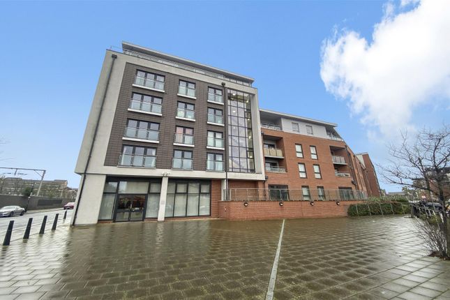 Flat 96, Windsor Court - A384Dctab3Rwamwtr5Lw.Jpg