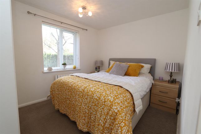 Flat for sale in Trienna Court, Wendover Gardens, Brentwood