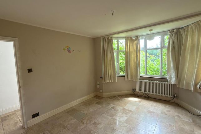 66, Vale Crescent, London photo 4