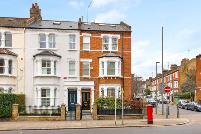 End terrace house for sale in Parkgate Road, London