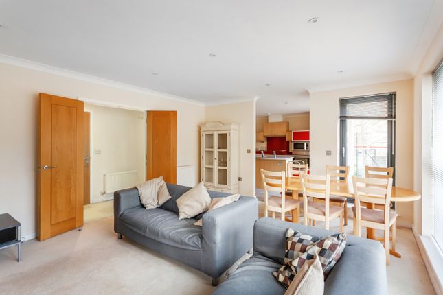 Thumbnail Flat to rent in Canal Boulevard, London