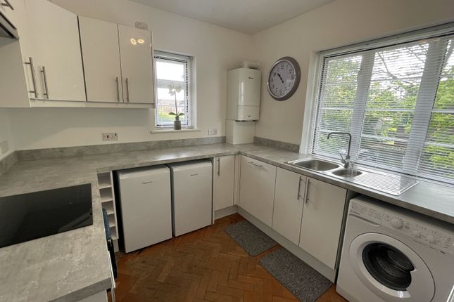 Flat for sale in Osterley Lodge, Isleworth