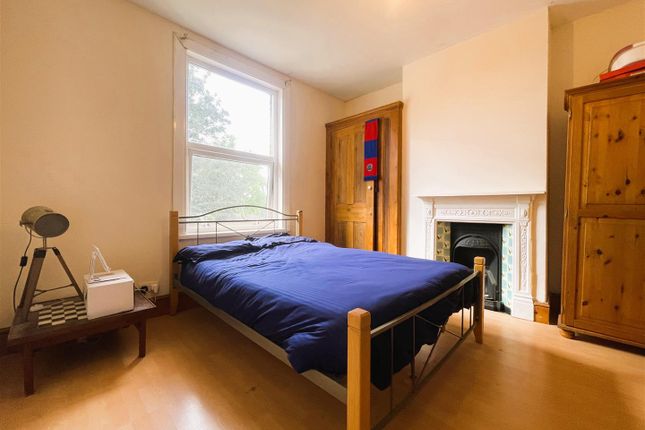 Top Flat, 87, Tonbridge Road, Kent photo 3