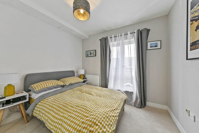 11 Makepeace Court, Blagrove Road, Teddington photo 4