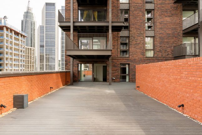 Viaduct Gardens, London photo 3