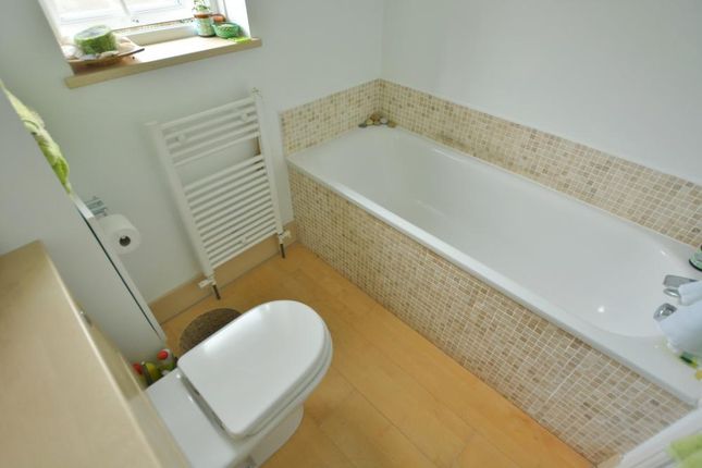 53, Hadrian Way, Corfe Mullen photo 3