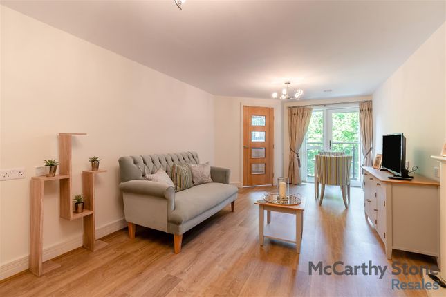 17 Glenhills Court, Little Glen Road, Leicester photo 2