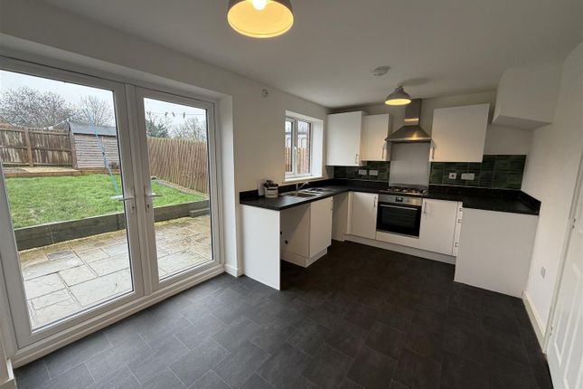 8, Heron Grove, Lydney photo 4