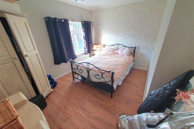 End terrace house for sale in The Woodlands, Hartshill, Nuneaton