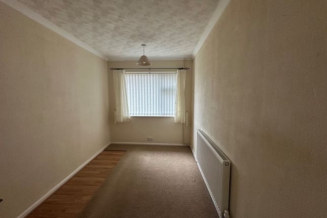 10, Hemingford Crescent, Peterborough photo 5