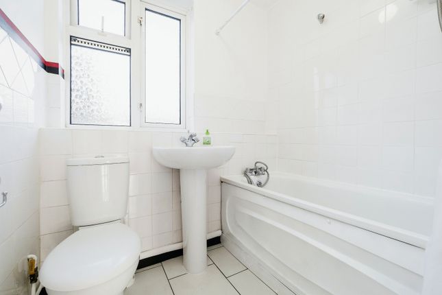 Flat for sale in Mount Pleasant, Ilford Lane, Ilford
