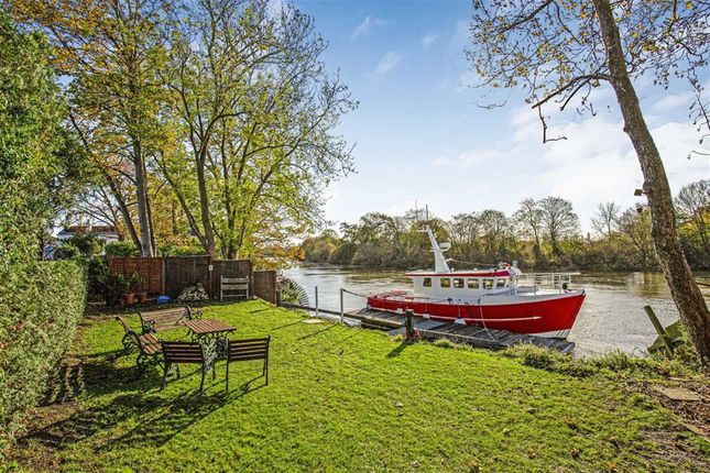 Houseboat for sale in Russell Road, Shepperton