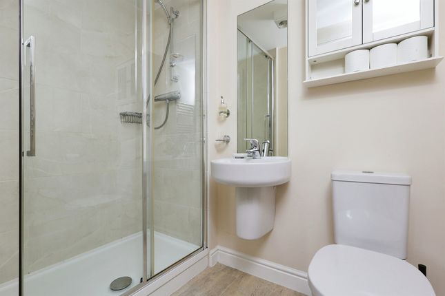Flat for sale in Hawthorne Road, Steeton, Keighley
