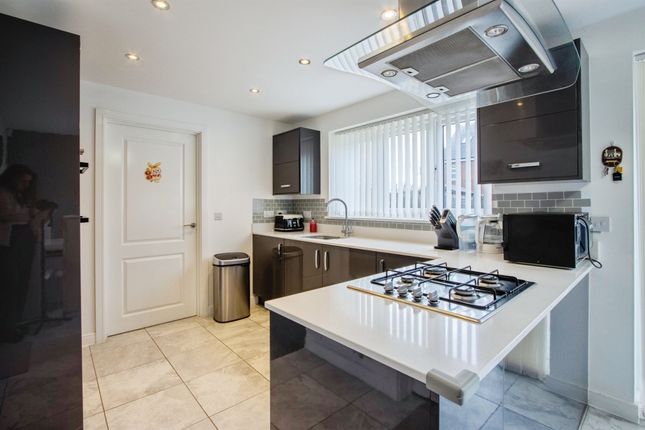 40, Maggie Barker Avenue, Leeds photo 3