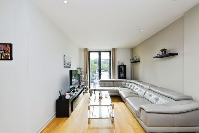 Flat 14/Ethelred Court, Godstone Road, Whyteleafe photo 2