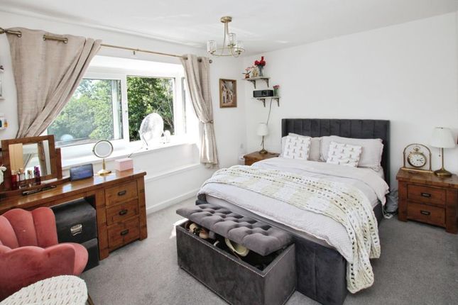Flat 5 Dyrham, Harford Drive, Bristol photo 4