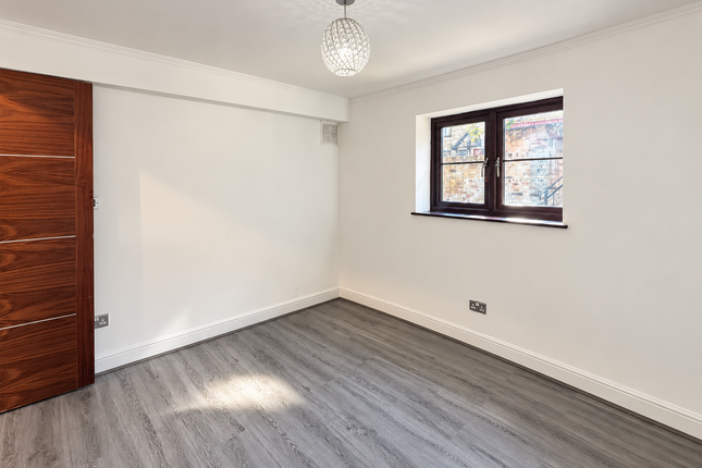The Bungalow, Bell Lane, Hoddesdon photo 4