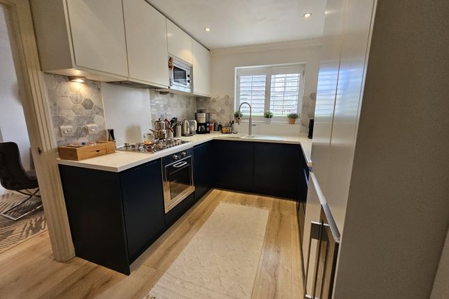 6 Bonham Gate, 11 New Zealand Avenue, Walton on Thames photo 3