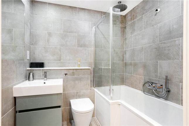 Flat for sale in Clapham Road, London, United Kingdom