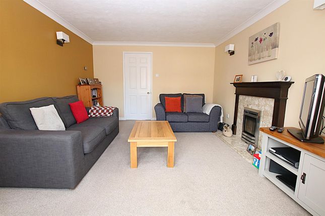 2, Fennel Court, Northampton photo 4