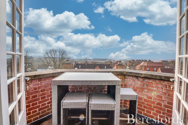 20 Rose Court,, The Galleries, Brentwood photo 2