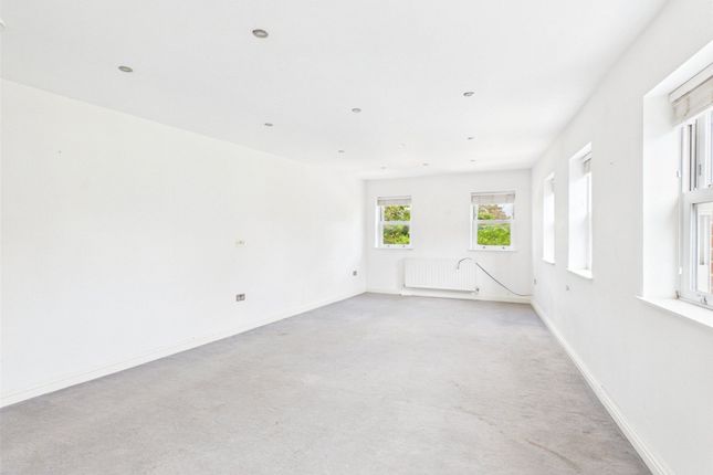 Flat 2 Clearview House,, 12 Upper Sunbury Road, Hampton photo 2