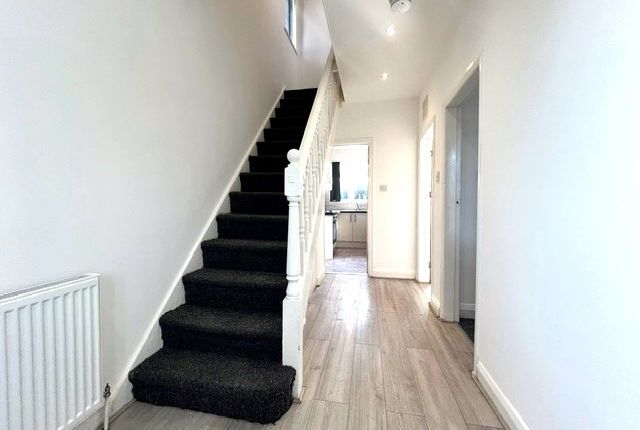 322, Leicester Road, Wigston, Leicester photo 2
