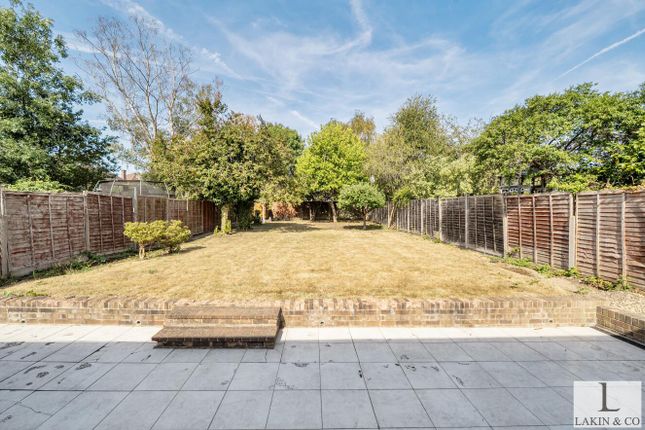 1, St Georges Drive, Ickenham photo 4