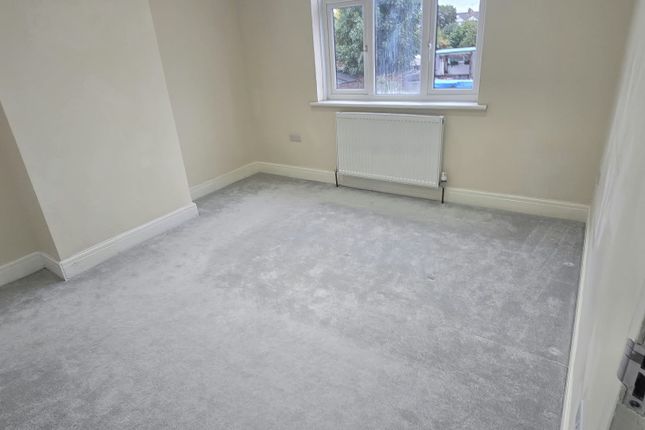191 Abbs Cross Lane, Hornchurch photo 4