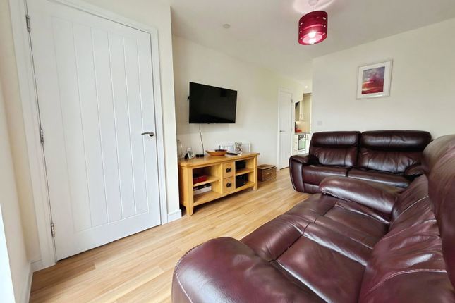 113, Waun Fawr, Swansea photo 4