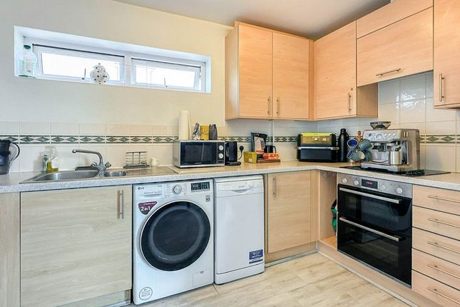 108 The Meridian, Kenavon Drive, Reading photo 4