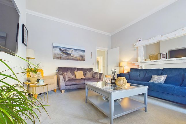 Living Room.Jpg