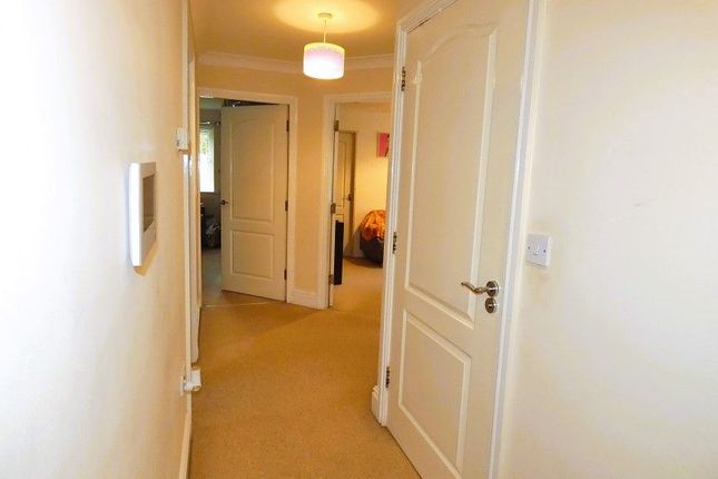 2 Chestnut Gardens, Leeds photo 5