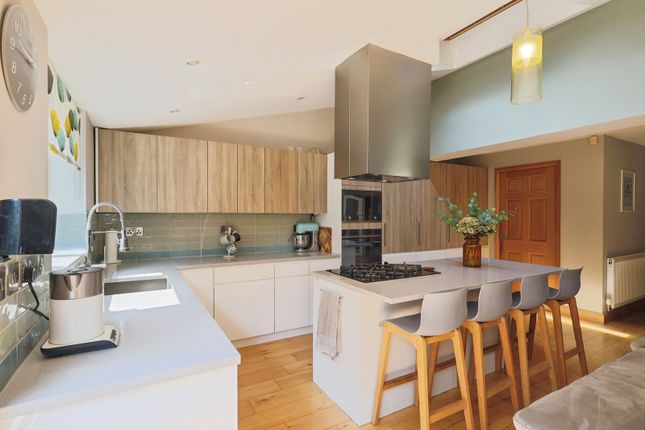 14, Howardian Close, Lancashire photo 4