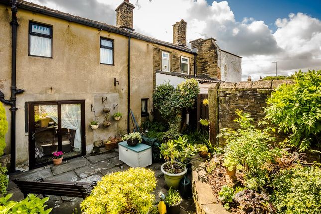 Cottage for sale in Chapel Street, Queensbury, Bradford